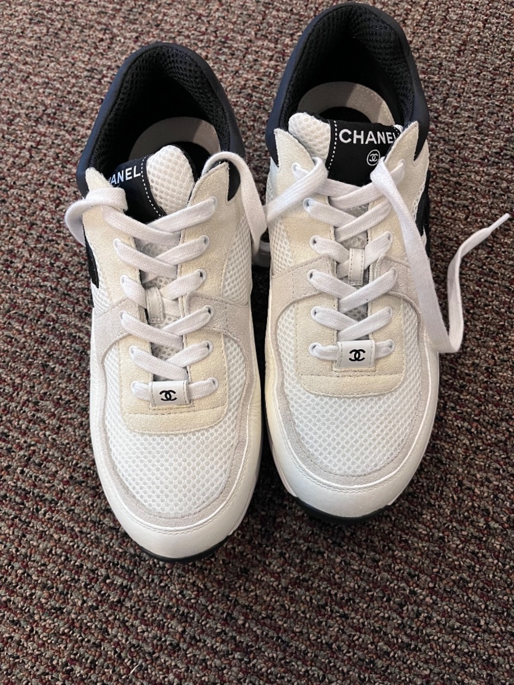 Like new Chanel sneakers size 40 - Picture 4 of 8